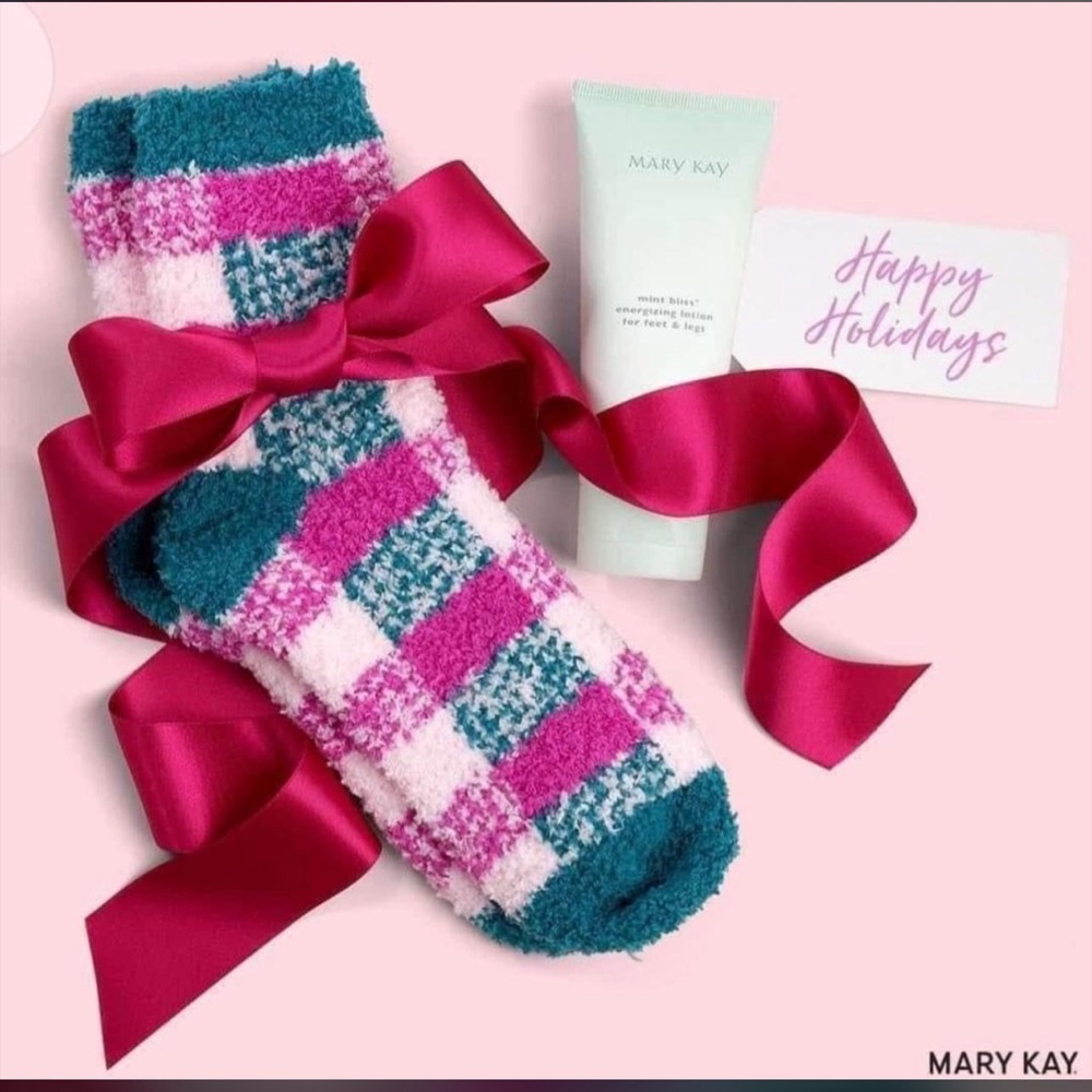 COPY - New Mary Kay Women’s Warm Socks & Mint Foot Cream